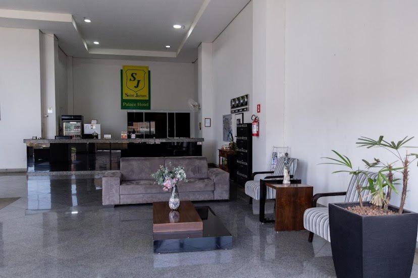 Saint James Palace Hotel Lencois Paulista Bagian luar foto